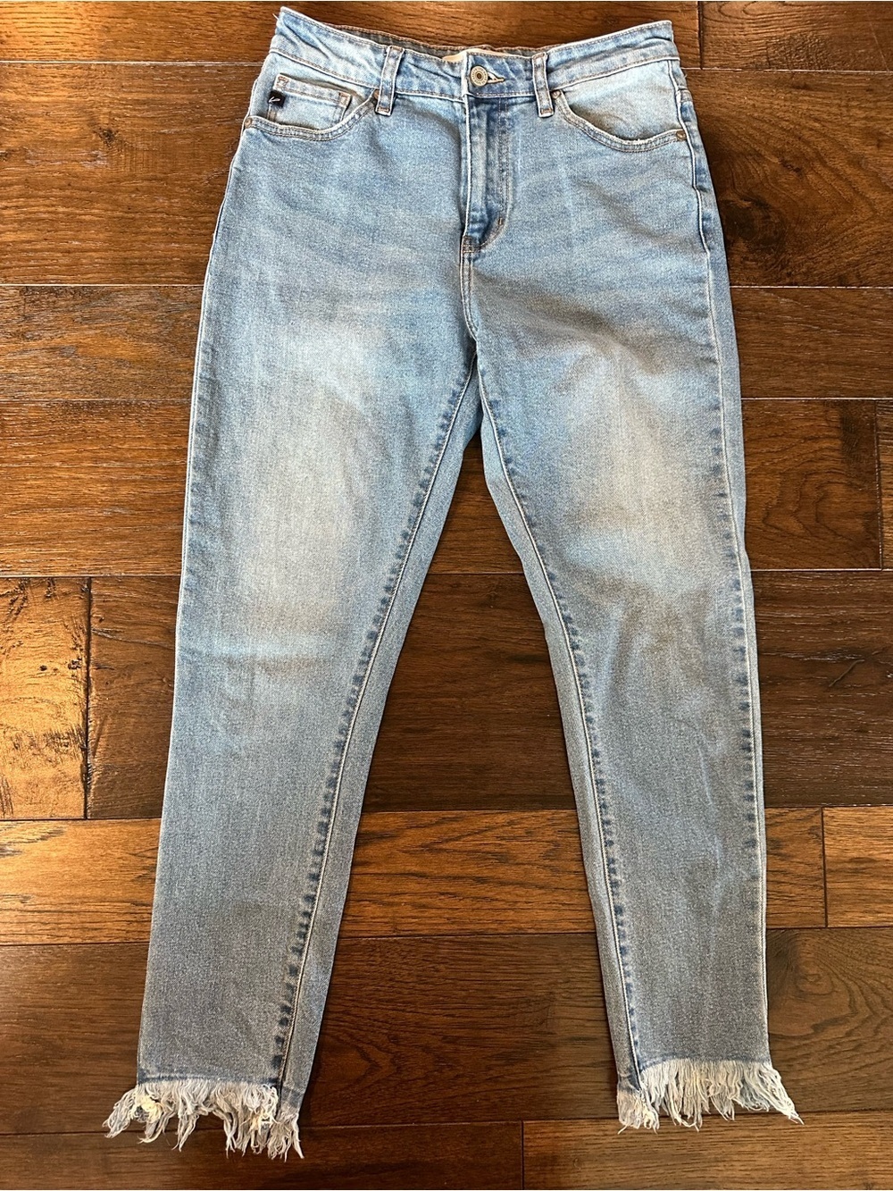 Kancan Women’s Jeans with Frayed Hem- size 5/26